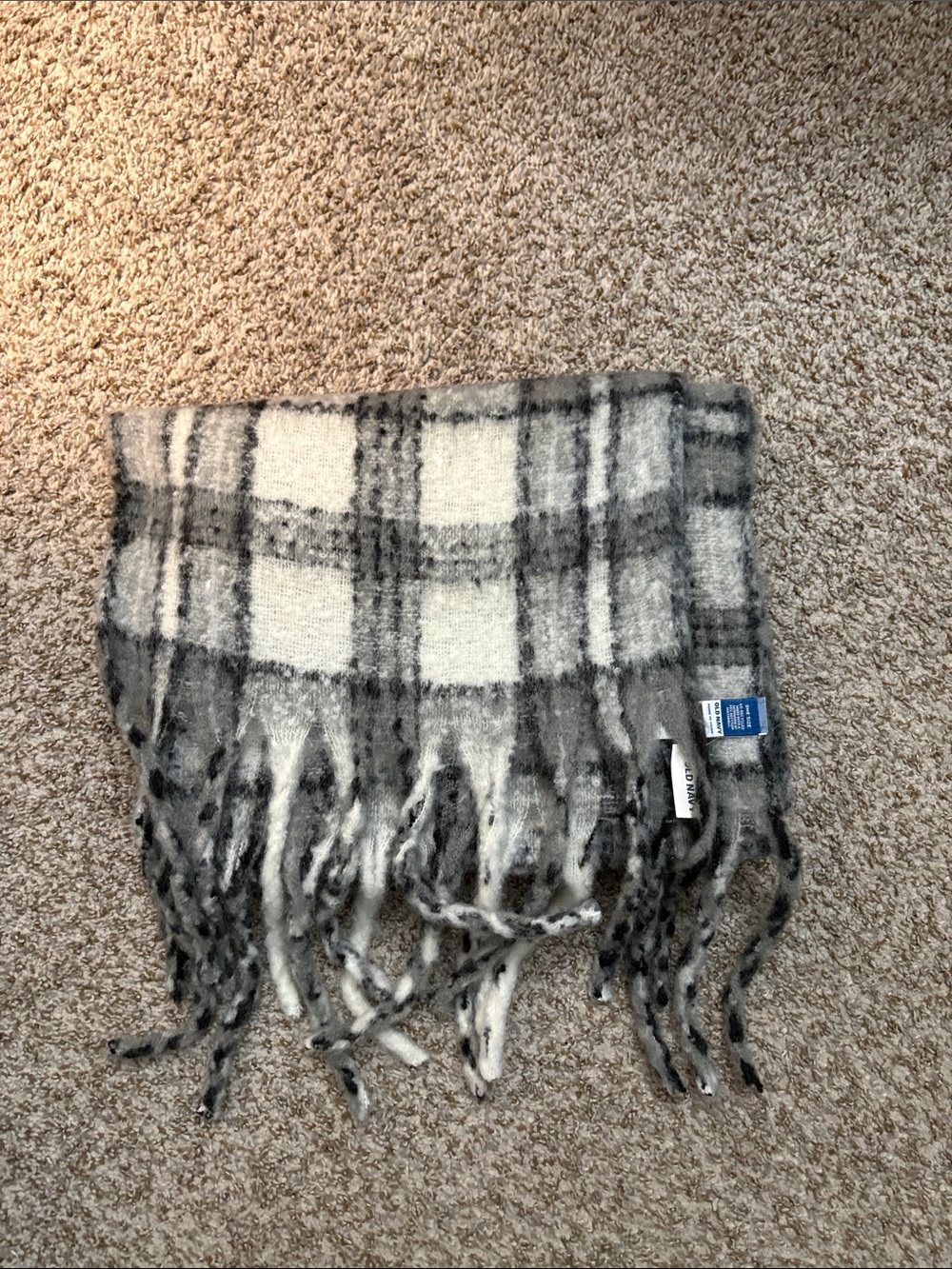 NWT Old Navy Gray & White Plaid Fringe Scarf